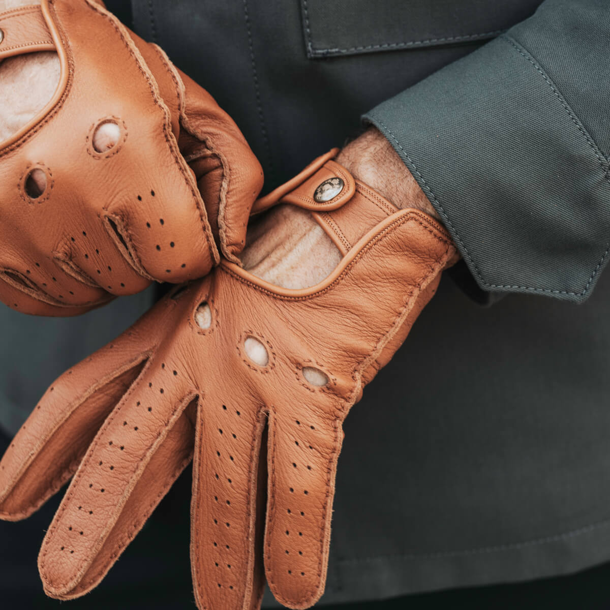 Men Bronze Driving Gloves